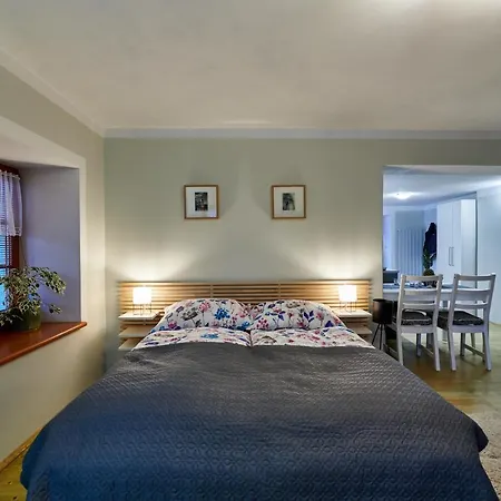 - Apartmanik アパート Banská Štiavnica