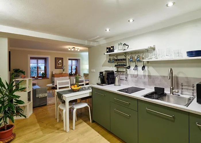 - Apartmanik Apartment